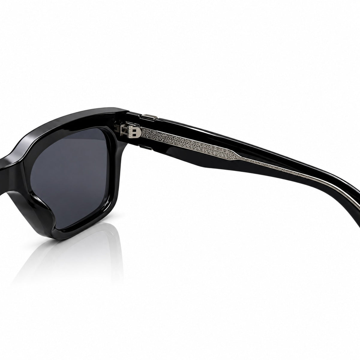 CARTIER - BOLD - ACETATE - BLACK - SILVER RIVET - NEW ARRIVAL